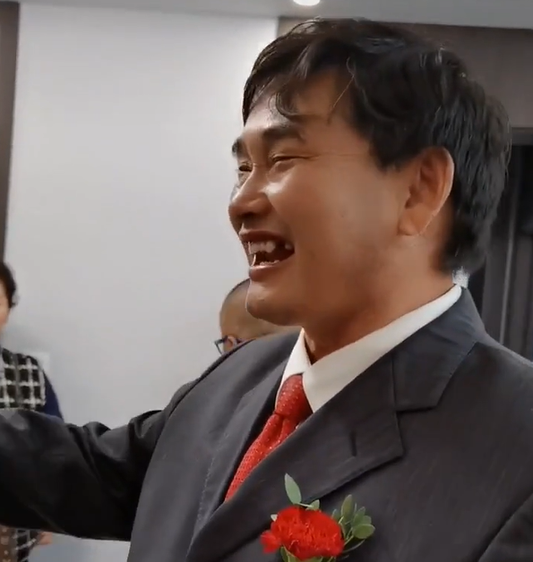 |大衣哥儿子婚房首次曝光，装修气派，价格很意外