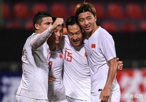 【国足】下午2点！国足传来喜讯：归化强援引亚洲第一忌惮，进世界杯稳了