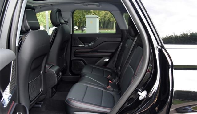 宝马5系|豪车中的“实力王”,只喝92号油,高速220码不飘,噪音接近零