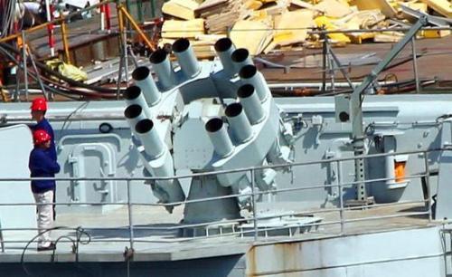 「火箭」火箭深弹反潜不行了，为何我军舰艇依然装备？原来醉翁之意不在酒