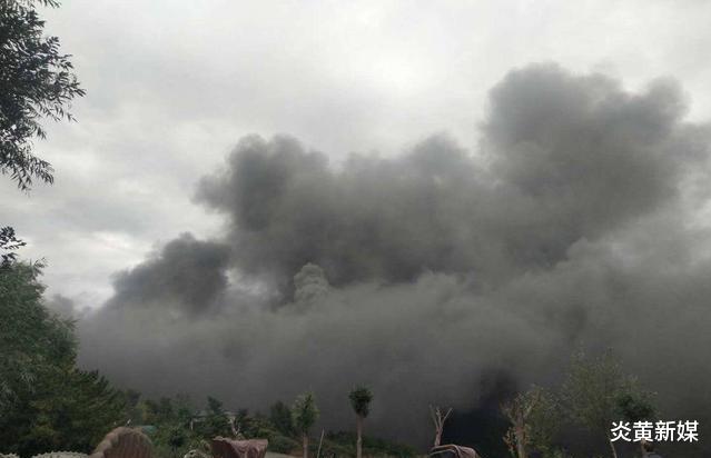 炎黄新媒|10.1太原一景区突发大火，致13人不幸死亡，其中还有小孩，疑似线路问题