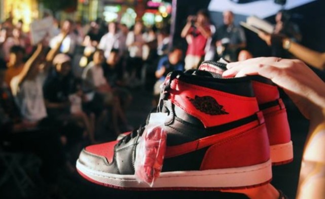 房地产业|又一“暴利”行业被批，比炒房还赚钱？别再傻傻被“割韭菜”了