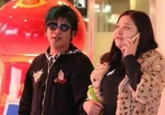 春晚|娱乐圈真正双面人大张伟，王思聪推他入谷底，翻身后娶丑妻伴左右