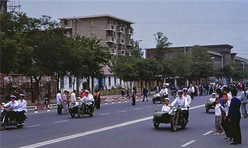 唐山|1983年第一次严打，唐山菜刀队50多人被枪决，他们究竟做了什么？