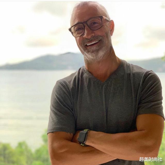 短发|脱发的救星来了！迪拜理发师给秃顶做造型，不用假发也变得很茂密