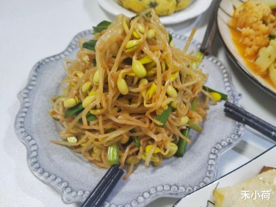 『豆腐』夏天来了，晚餐吃得清淡些，3菜1汤成本不到10元，好吃实惠