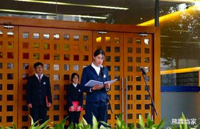 [西湖]清华才女武亦姝为学弟学妹写信加油，字迹洒脱，网友却看偏重点