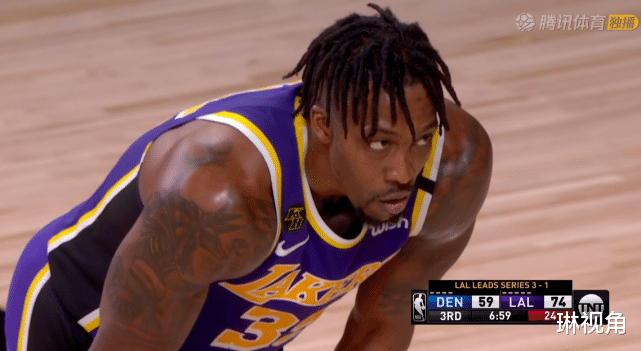 掘金队|湖人大胜掘金!霍华德恶犯,赛后浓眉抱住穆雷,穆雷擦拭眼角,谁注意老詹