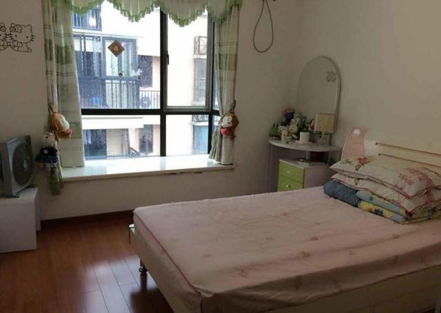 |全屋都刷白墙没装吊顶，入住5年打扫完还跟新的一样，越看越耐看