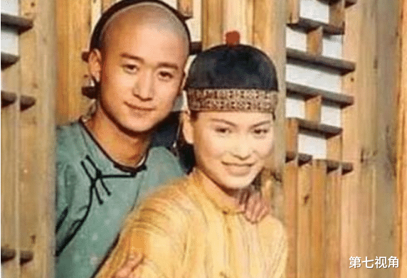 吴京|她当年嫌弃吴京太落魄，抛弃吴京转身嫁富豪，如今却成卖鱼大婶