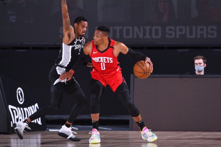 火箭队|威少恢复训练，火箭队次战首发巨变，22+6奇兵上位主力，射手被撤