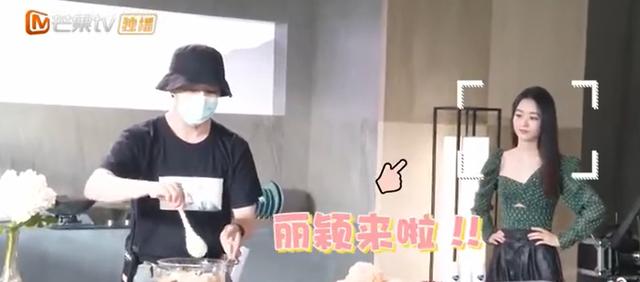 赵丽颖|赵丽颖《中餐厅》预告花絮曝光，颖宝穿小皮裙做银耳汤超贤惠