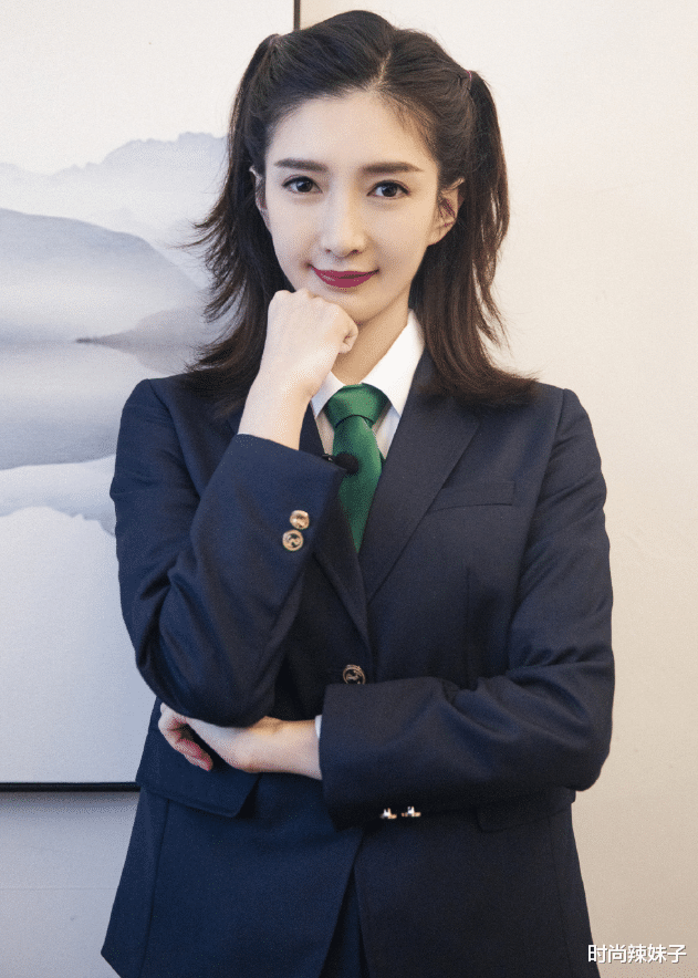 江疏影|怪不得江疏影一直无人追了，看她穿起JK裙后，这谁敢动心