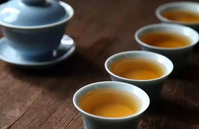 『胆固醇』42岁男子腰疼入院,查出肾衰竭,提醒:餐桌上一道“菜”最好少吃