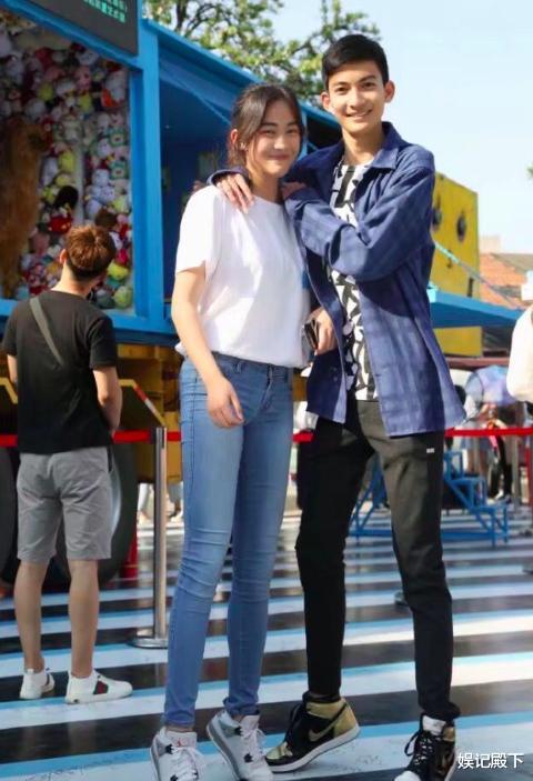 景岗山|景岗山儿子考上中戏，模样像高配版混血父亲，这颜值绝对能火