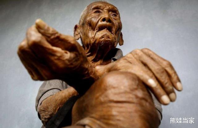 『按摩』家里有“长寿老人”，子女可能会面临3大困境，现实又残酷