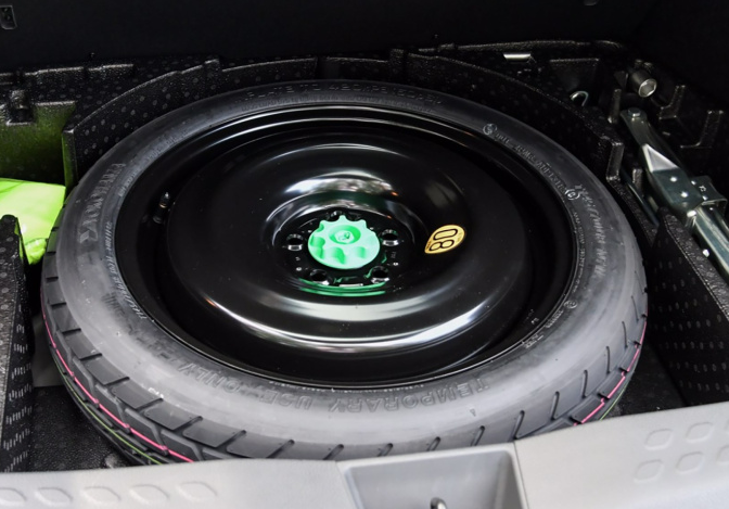 「丰田奕泽」标配10气囊，五星安全的丰田奕泽油耗还低，TNGA架构果然不