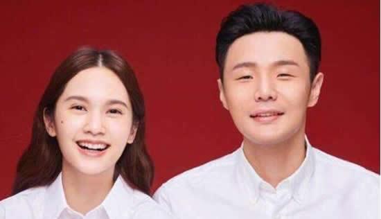 杨丞琳|杨丞琳演唱会踩空摔倒现场画面曝光简直惊心动魄