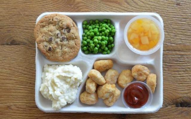 []世界各个国家的小学生午餐, 中国学生: 你们聊, 我先走了