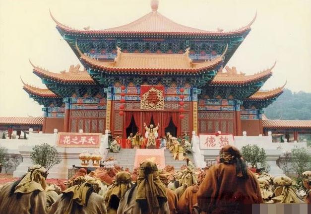 #央视#20年前央视投资3亿的大戏，100万摄像机被砸，只播了一次便销声匿迹？