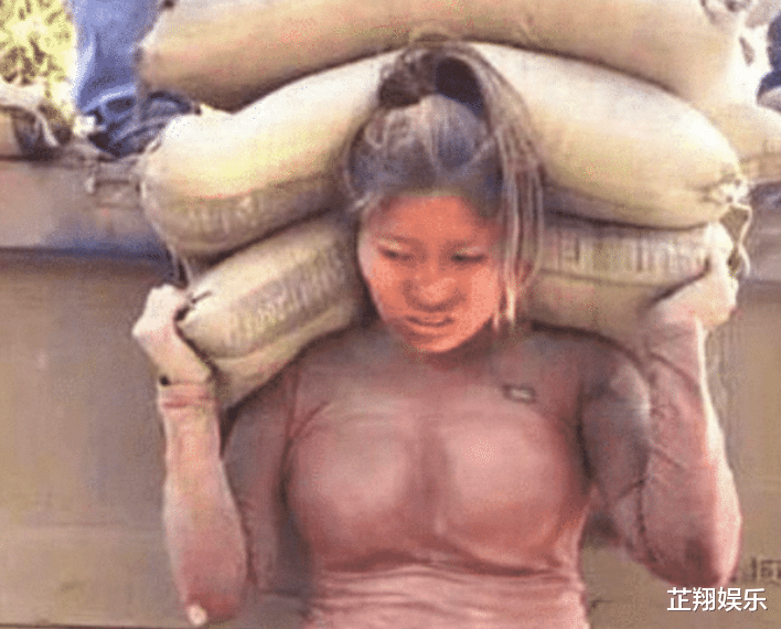 「」曾靠“卖惨”红极一时的水泥姐，被全网封杀后，如今又过的如何？