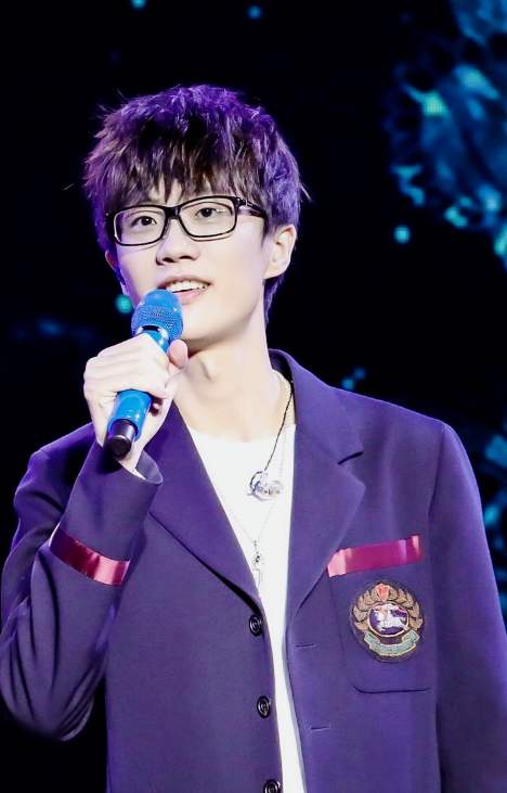 『许嵩』520单曲《温泉》甜蜜上线,许嵩新歌来袭,多年前,听许嵩是一种潮流;多年后,听许嵩是一种习惯。