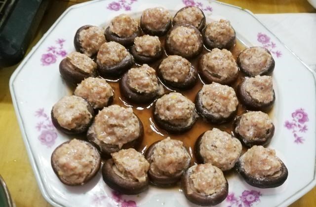 厨师|周末到表哥家蹭饭，一桌全是好吃的，网友：家里有个厨师真好