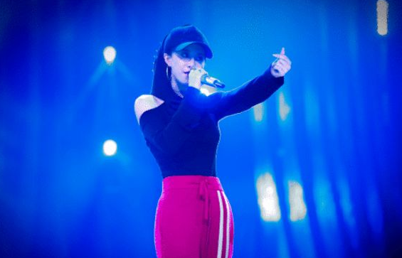 『中国好声音』被《中国好声音》淘汰,却转身成为爱奇艺总裁夫人,女王后来怎样