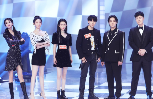 腾讯|哈妮克孜被陈赫签下后真的火了！电视剧拍完上综艺，最新旗袍美照太惊艳