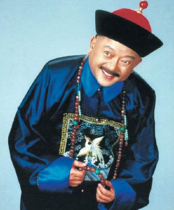 刘墉：刘墉把官服反过来穿，为什么把和珅吓的跪倒在地