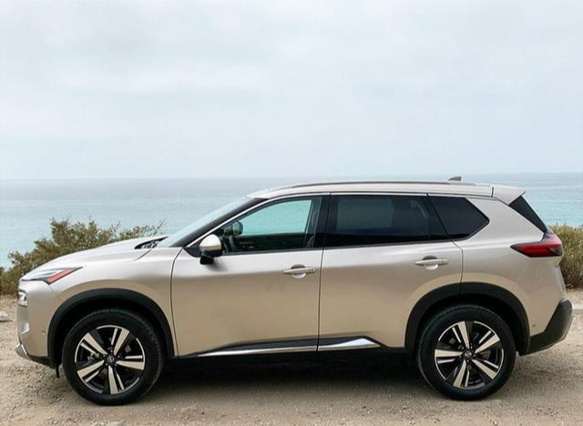 日产奇骏|战斗气息十足！全新奇骏海外实拍，比RAV4硬朗，将于明年上市