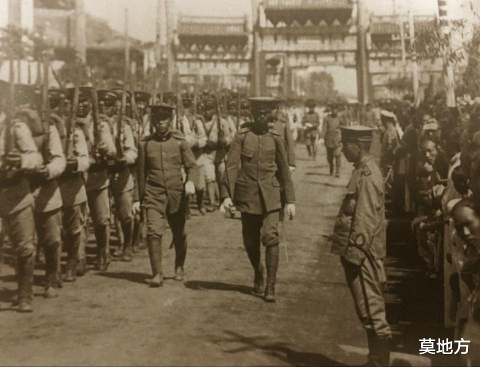 袁世凯|为什么袁世凯能让军队死心塌地效忠他一个人,从而架空清政府呢?