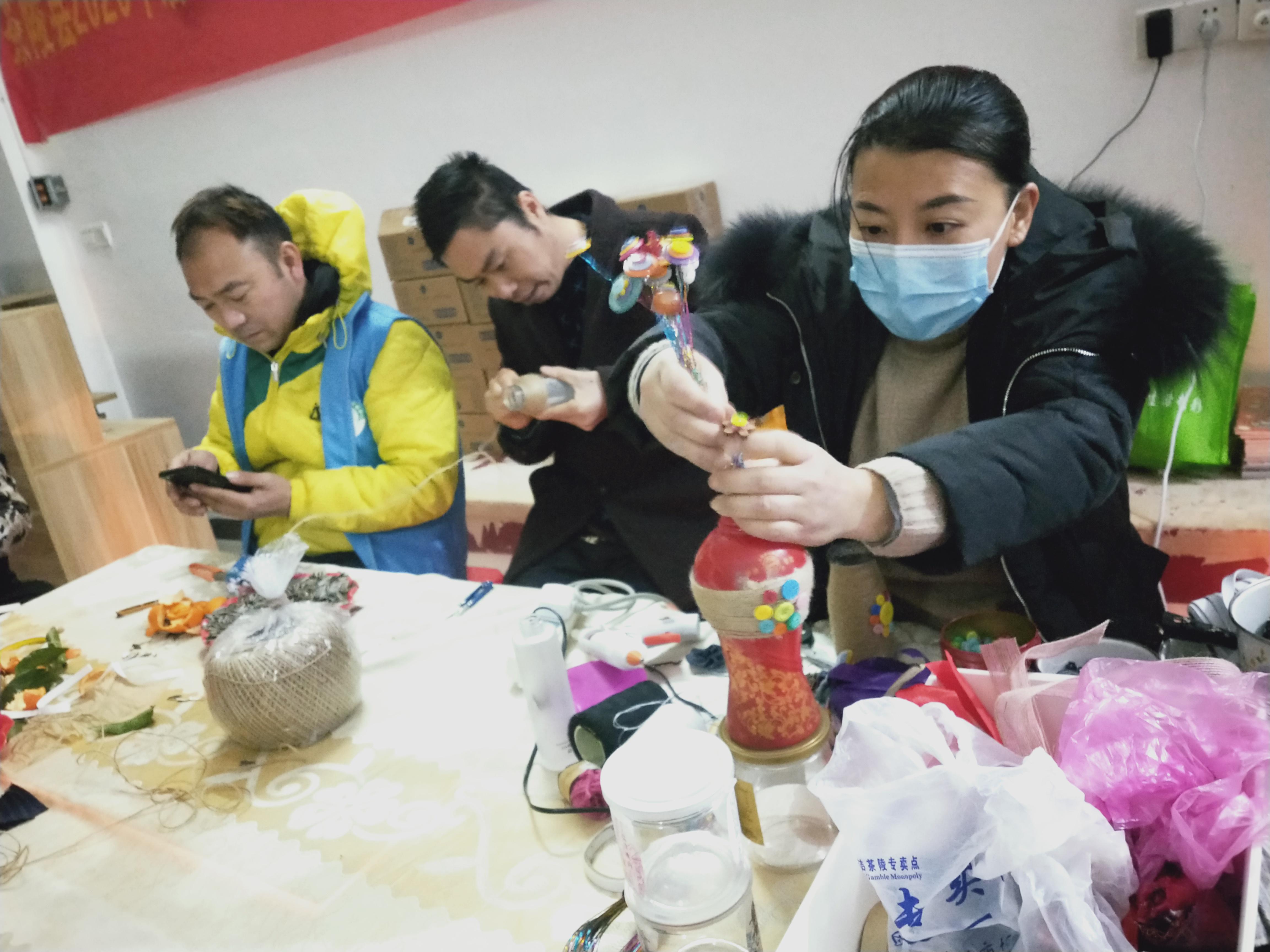 公益潇湘 茶陵：欢声笑语—手工兴趣小组活动