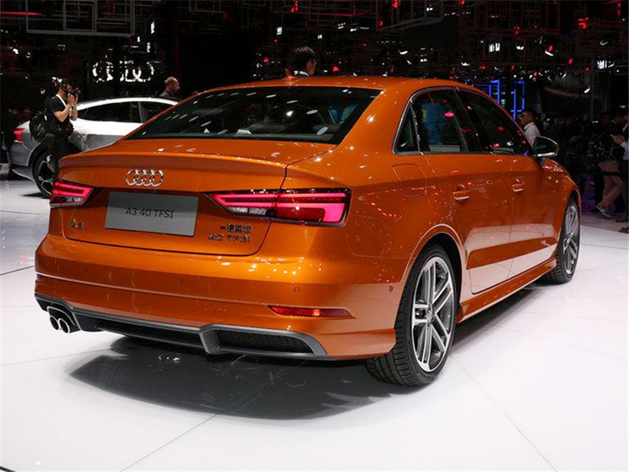 大众朗逸■后悔朗逸买早了!又一豪车7折甩,颜值远超思域,油耗5毛跌破14万