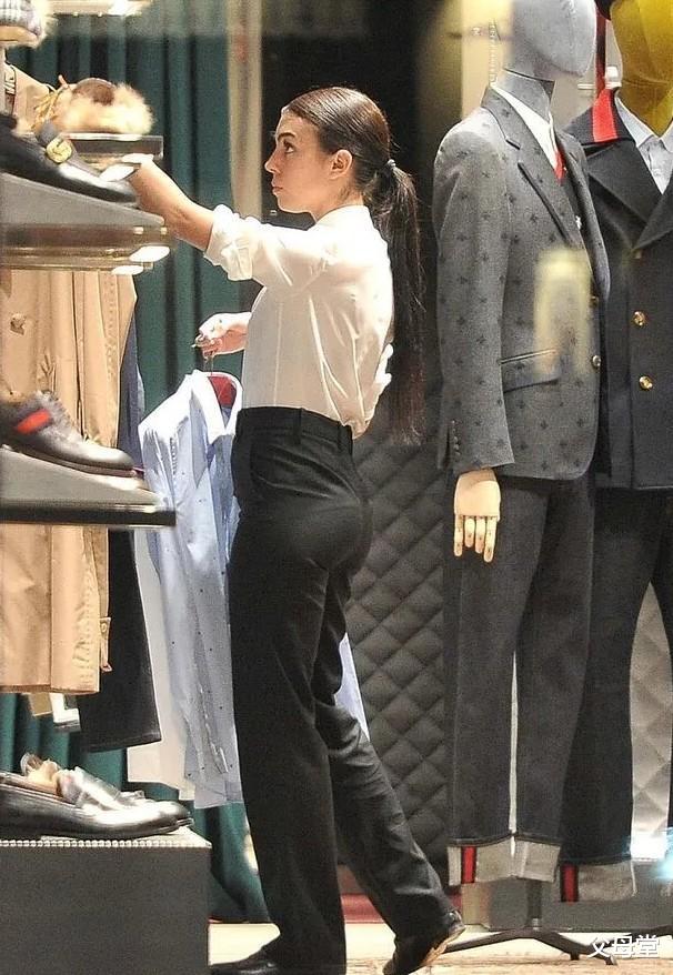 C罗|C罗求婚成功！征服他的竟然是个柜姐，堪称“现实版王漫妮”逆袭