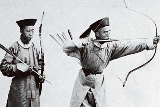 #山东省#老人回忆清朝末年,死人堆里救出主子,三顿小烧酒,最爱烤鹿肉