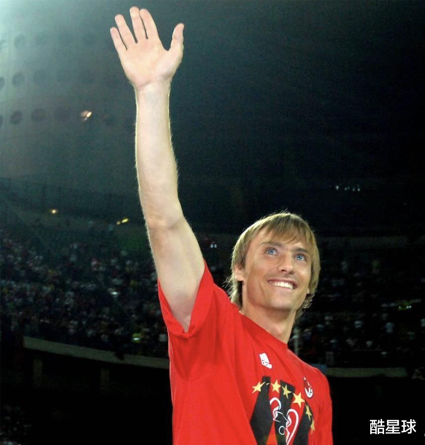 『克罗地亚队』效力米兰双雄十年的克罗地亚后卫，被国米贱卖米兰却成就欧洲冠军