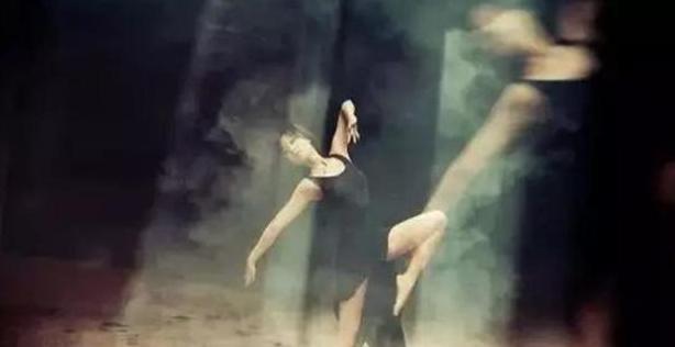 外星人|重生16次，见过外星人，和法老“把酒言欢”，世界上真有转世之人？