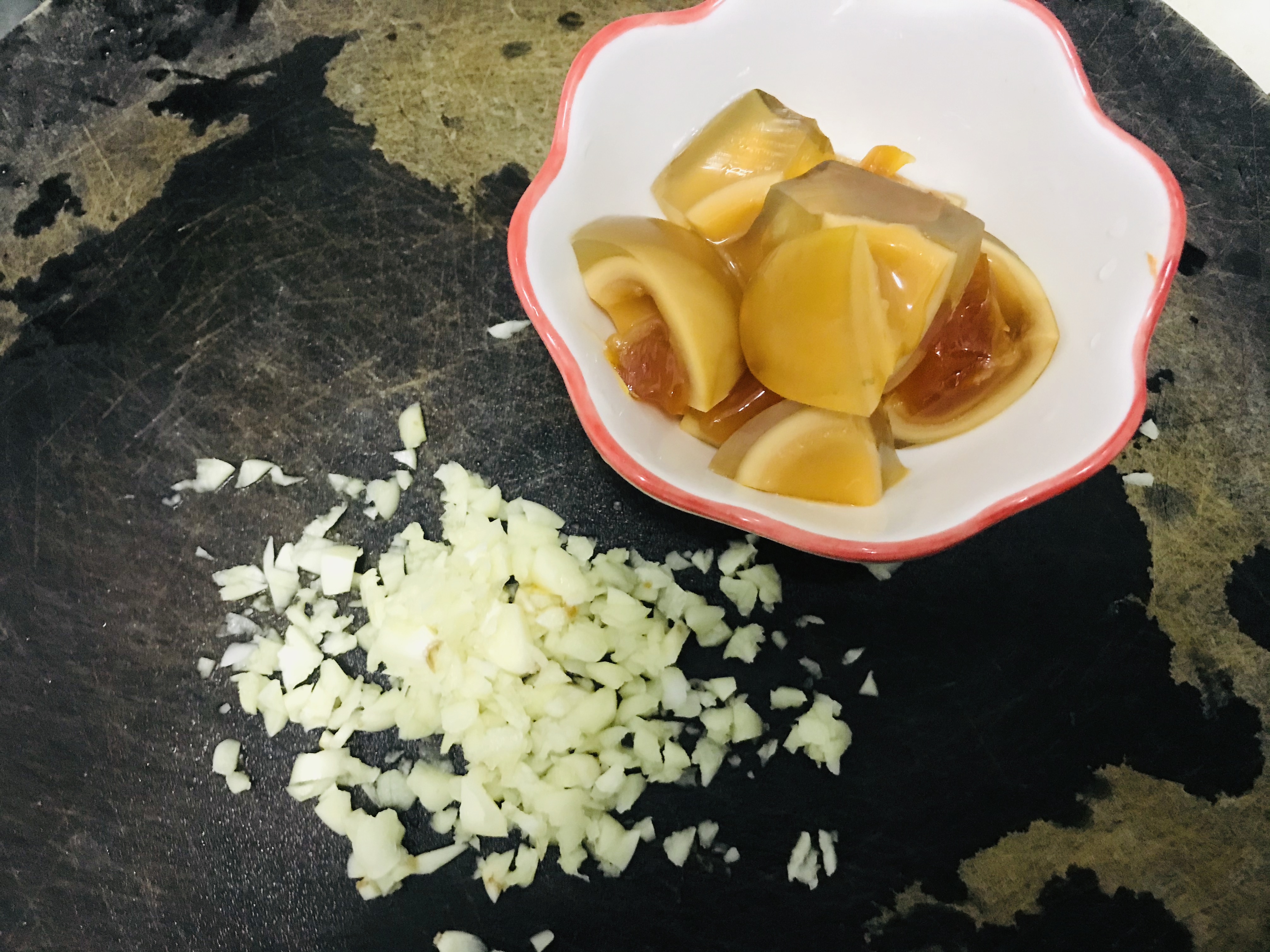 排毒|这菜七月拿金都不换，每周吃两次，畅通排毒通道，肚子都扁了