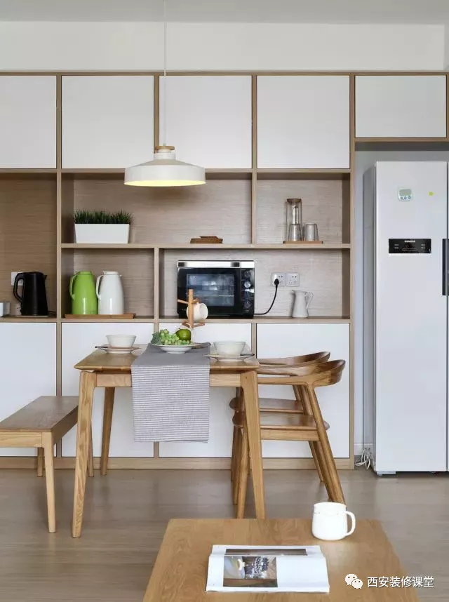 实木地板|100㎡三居老房无地暖，大白墙与木地板装出豪宅范