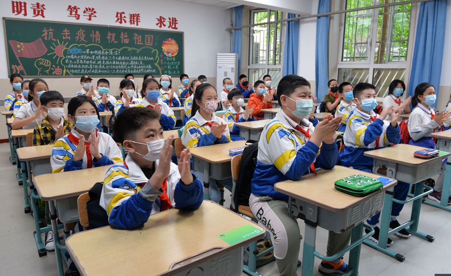 「哈尔滨」小学毕业班6月20日开学，其它年级继续上网课，这学期还会开学？