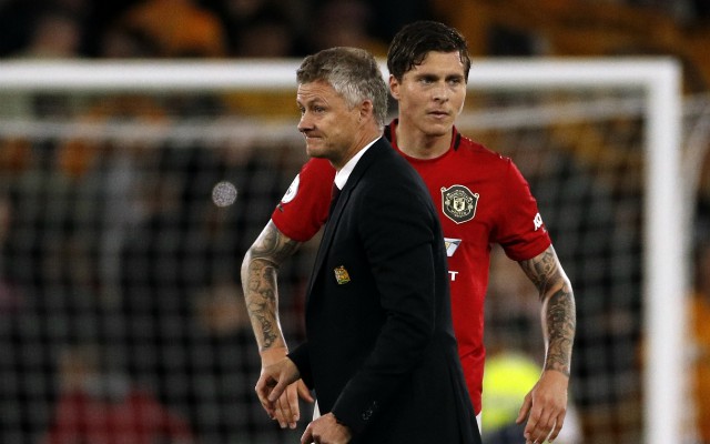 「曼联」曼联距离英超前三仅3分，铁卫称感觉无敌！巨头要求索帅杯赛夺冠