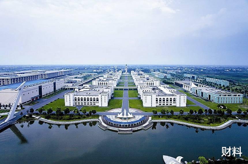 财料|几口缸几个人办药厂，靠“一包中药”，年入千亿却坚持不上市