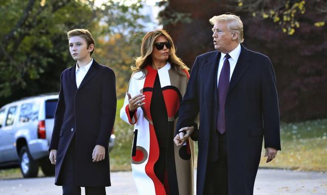 巴伦■特朗普携带妻儿逃至白宫避难！14岁的巴伦高2米，九头身比例天生的模特
