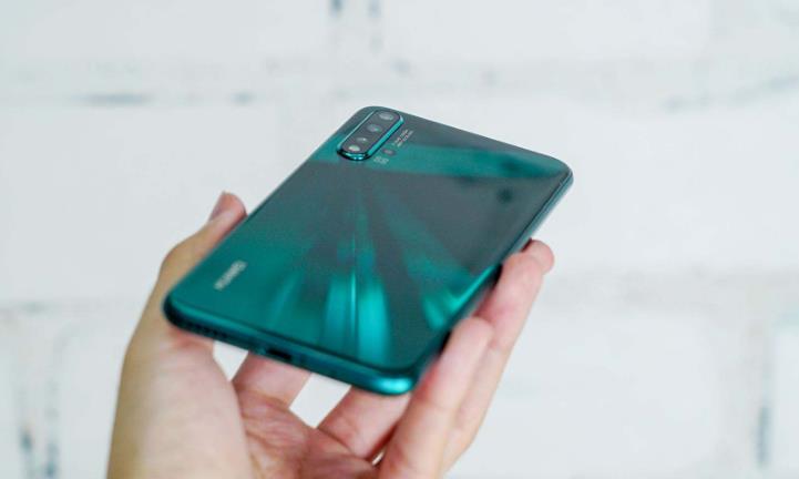 华为nova5|从2999跌至1839，顶级华为跌成千元机，别被低价“蒙蔽”双眼