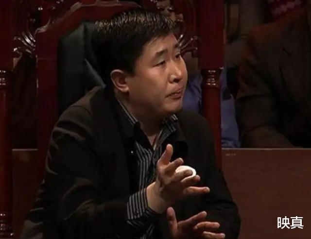 ##中国最能“喝”2人，一人酒桌上喝死8人，一人用铁链锁住自己戒酒