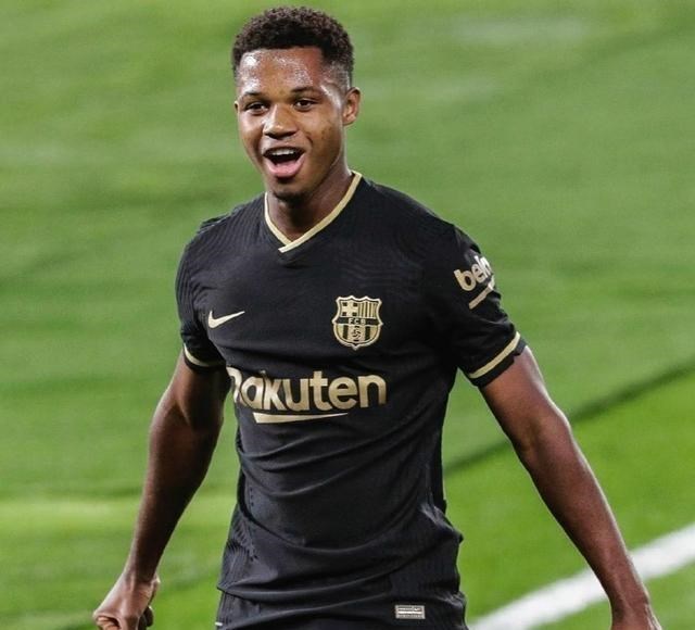 巴塞罗那|巴萨2500万欧元小将，上赛季给的错觉，让他坚定留下，又何必呢？