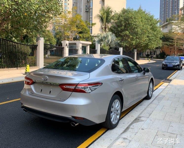 丰田凯美瑞▲我想买一辆凯美瑞2.0G豪华版,现在优惠多少,全款多少钱?