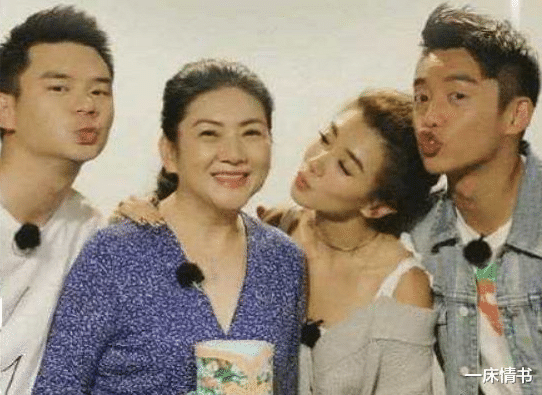 郑恺@郑恺521卡点官宣结婚，他为何会舍弃富二代程晓玥，跟苗苗闪婚