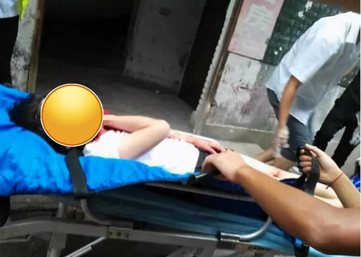 神鸟知讯资讯站|携俩儿子喝凉茶，女子遭21岁男子割颈，网友：喝凉茶招谁惹谁？